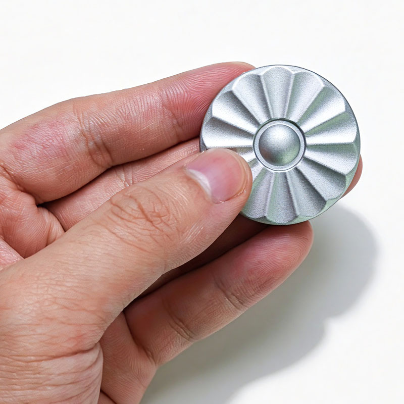Petal Magnetic Haptic Coin Fid - مراجعة Cool Office Tech Gadgets وسعره
